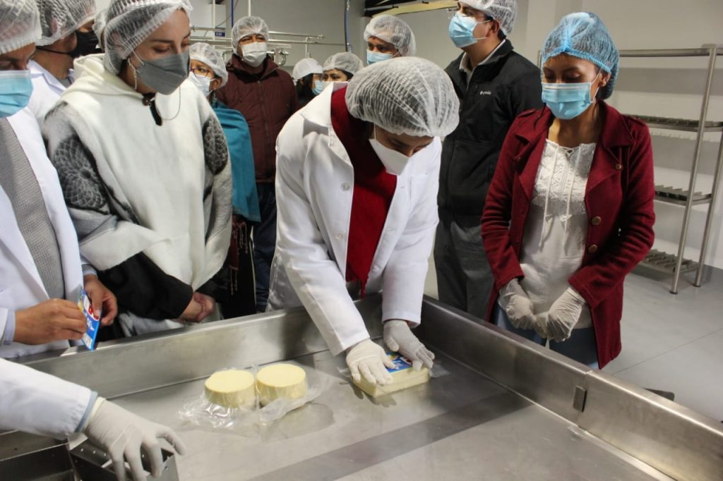 En Guano, 180 familias le dan valor agregado a la leche